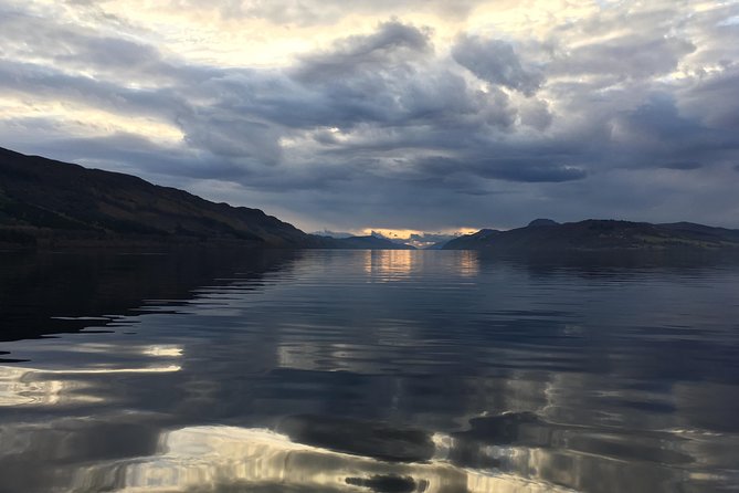 Loch Ness 1-Hour Cruise with Urquhart Castle Views - Urquhart Castle from the water: the main photo payoff