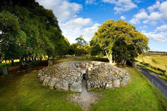 Loch Ness Cruise, Outlander & Urquhart Castle Tour from Inverness - Urquhart Castle ruins plus a Loch Ness cruise that can flex