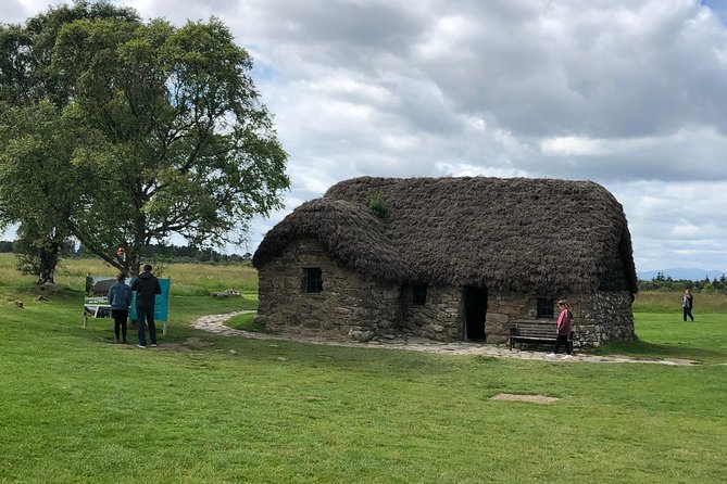 Loch Ness,Culloden Battlefield,Cawdor Castle & Much More From Inverness City - Urquhart Castle ruins: what to focus on when it is windy and grand