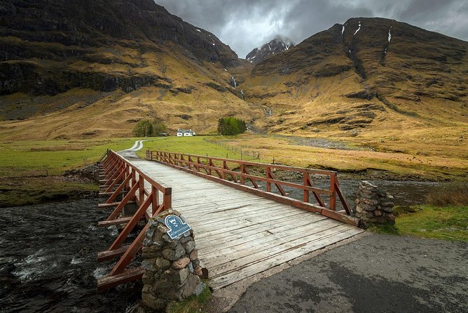 Loch Ness, Scottish Highlands, Glencoe and Pitlochry Tour - Meeting point and the coach day feel, including the “no onboard toilet” reality