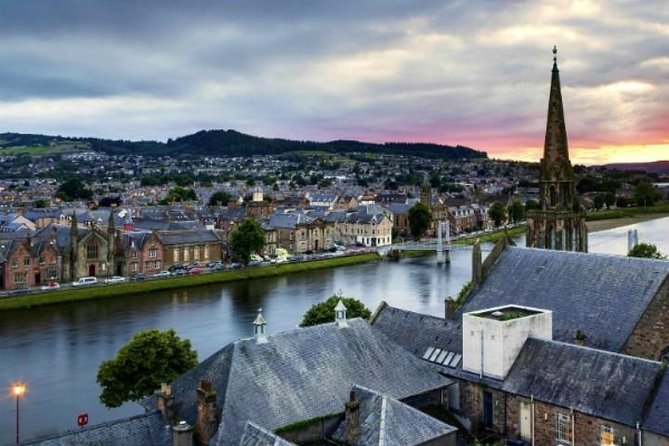 Loch Ness & Urquhart Castle Private Day Tour from Edinburgh - Loch Ness options: boat time with Jacobite Cruises or the Centre exhibition
