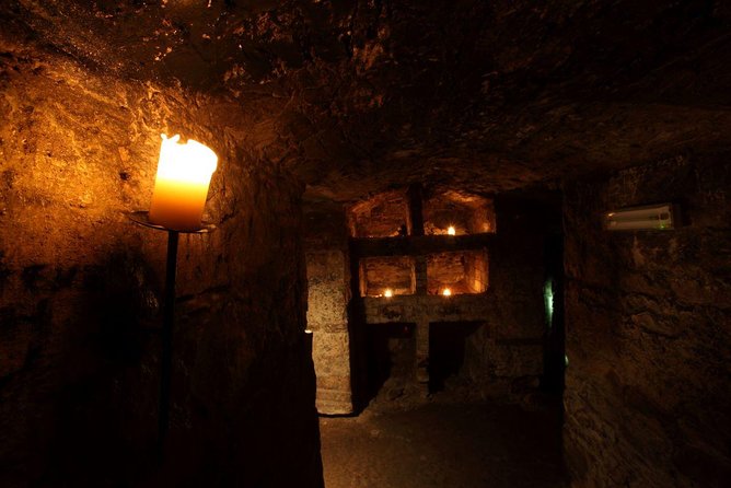Multi-Sensory Haunted Underground Vaults Tour in Edinburgh - Edinburgh Old Town Closes: Murderers, Vagrants, and Lingering Spirits