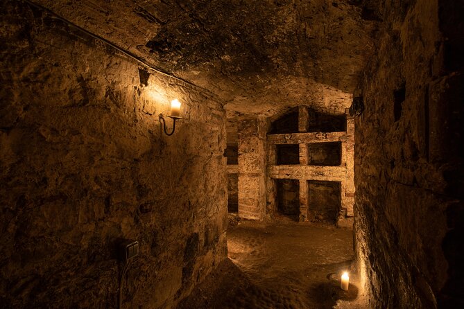 Multi-Sensory Haunted Underground Vaults Tour in Edinburgh - Mercat Cross Start: A Brief Welcome and the Right Mood