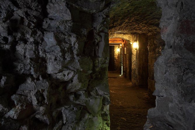 Multi-Sensory Night Walking Tour with Haunted Vaults in Edinburgh - Who should book this, and who might want a different option