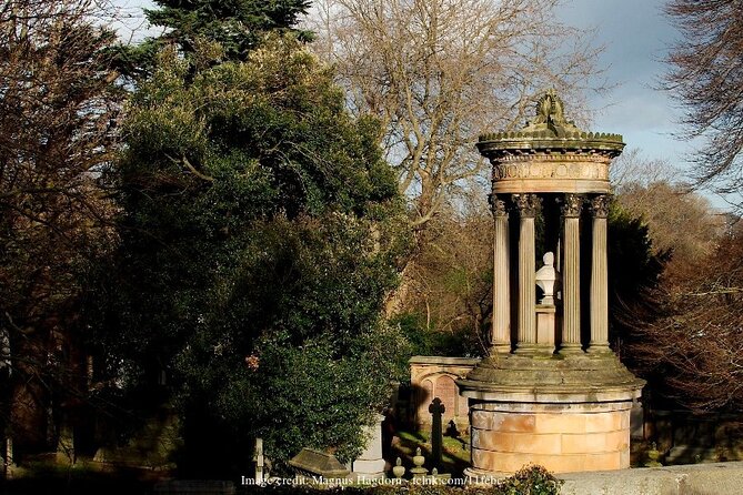 Off The Beaten Path Edinburgh: Dean Village Private Walking Tour - Stop 2 at Modern Two: What you’ll see at the Scottish National Gallery of Modern Art