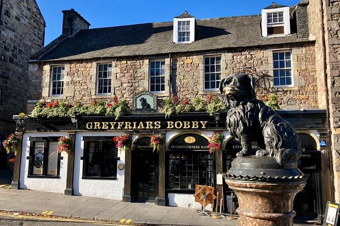 Old Edinburgh Private Walking Tour - Royal Mile storytelling: names, Outlander references, and street legends