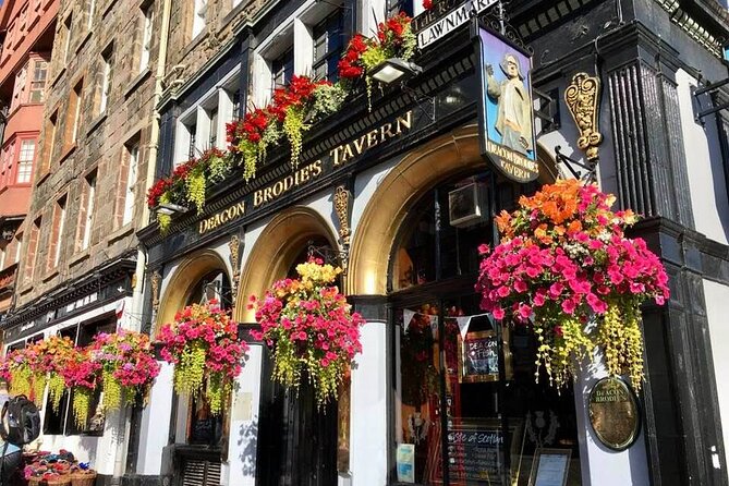 Old Edinburgh Private Walking Tour - Lady Stair’s House and a route through Old Town character