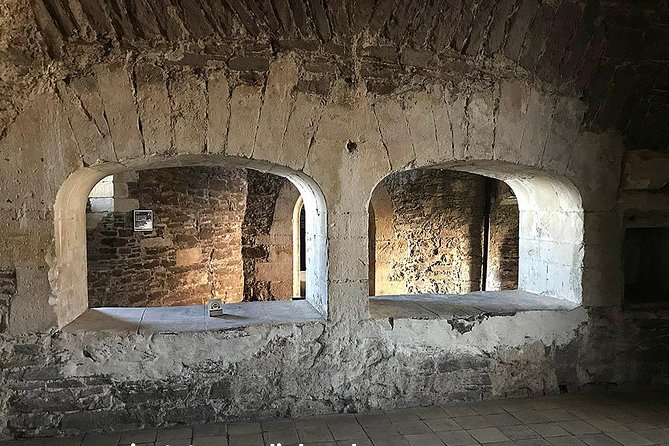 Outlander Blood of my Blood 3 location day tours from Edinburgh - Falkland and Luss: Scotland’s town feel beyond the castles
