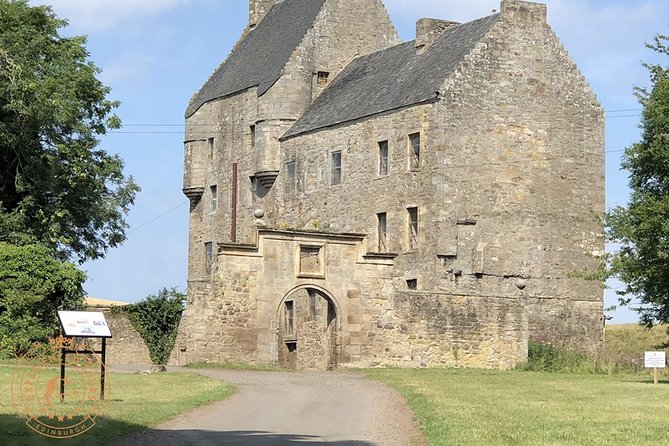 Outlander locations experience, Private Tour in a premium Minivan - Stop 4: Culross Palace for interior scenes and Claire’s herb garden
