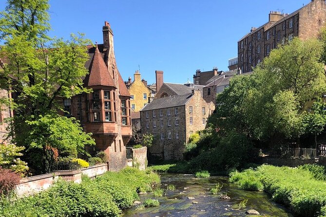 Private 4 Hour Tour of Edinburgh in a Spacious 6-seater Mercedes - Edinburgh Old Town Groundwork: Old Streets, Big Landmarks