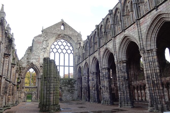 Private 4 Hour Tour of Edinburgh in a Spacious 6-seater Mercedes - Holyrood House to Holy City Views: The Route That Makes Edinburgh Make Sense