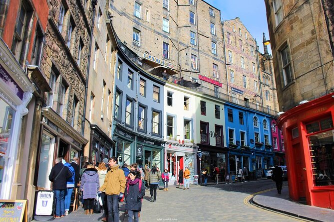 Private 4h Walking Tour in Edinburgh with Edinburgh Castle Tour - Calton Hill: The View That Puts Edinburgh In Context