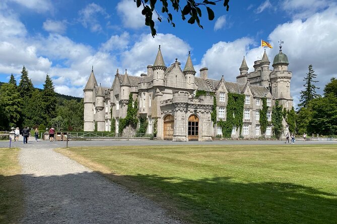 Private Balmoral Glamis Dunnottar Castles Tour from Aberdeen - Stop 1: Aberdeen Pickup, Then Crathes Castle Gardens (A Quick Starter Hit)