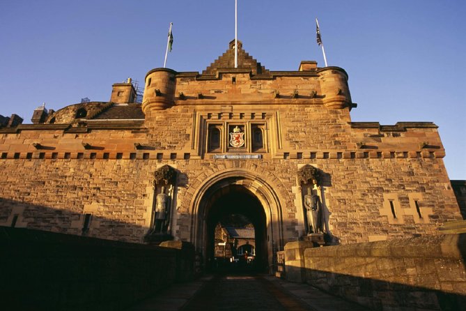 Private Edinburgh Castle Tour - Hotel Pickup and Reaching the Castle Without Headaches