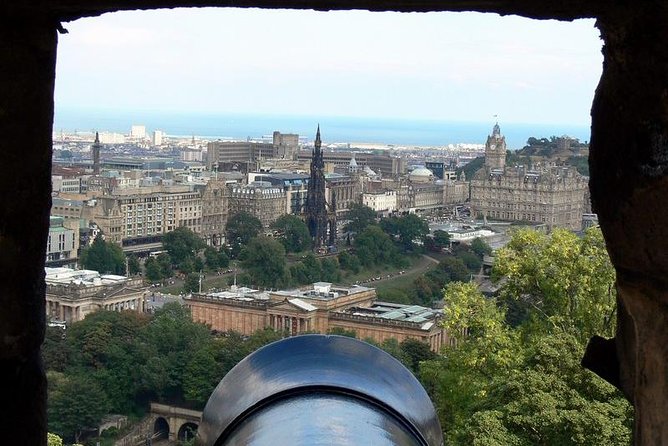 Private Edinburgh City Tour - Why a private minibus works so well in Edinburgh