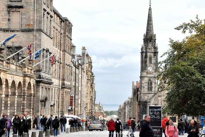 Private Full-Day Walking Tour in Edinburgh with Edinburgh Castle - Starting at Howies Restaurant, then straight into the Royal Mile
