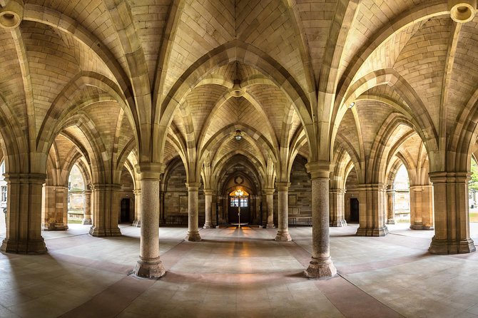 Private Glasgow West End Tour: Arts and Culture - University of Glasgow in 30 minutes: a quick campus story you can walk through