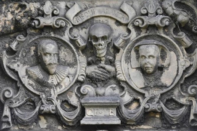 Private Greyfriars Kirkyard history tour - The story approach: funny, focused, and tuned to your questions