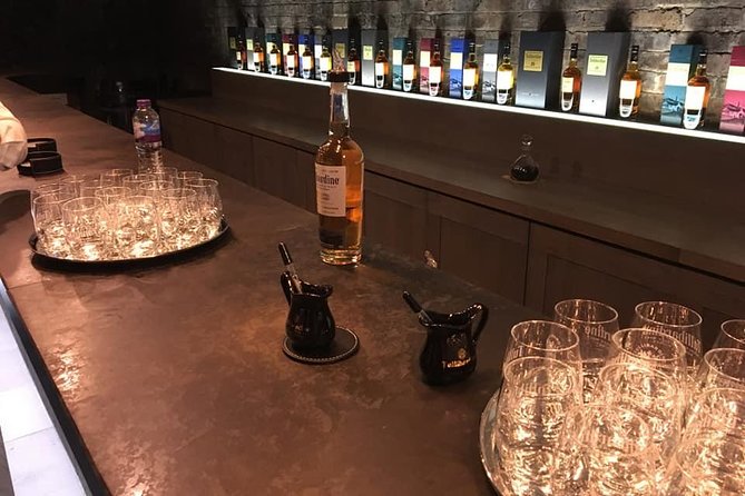 Private Highland Whisky Tour- Three distilleries - From Edinburgh - The guide and driver matter more than you think