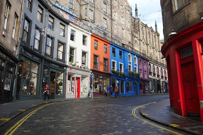 Private one hour Harry Potter walking tour - Greyfriars Kirkyard: the graveyard stop that feels like a scene