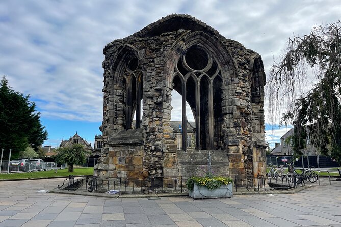 Private St Andrews Day Tour from Edinburgh - University of St Andrews walk: slow down and feel the student-town texture