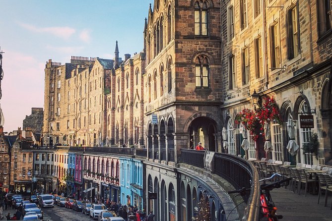 Private Walking Tour: Edinburgh Highlights, including entry to Edinburgh Castle - St Giles’ Cathedral and Mercat Cross: the Royal Mile’s power center