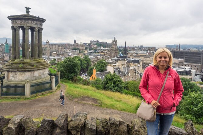 Private Walking Tour in Edinburgh: Harry Potter Inspirations - Stop 1: Edinburgh City Chambers and Rowling’s handprints