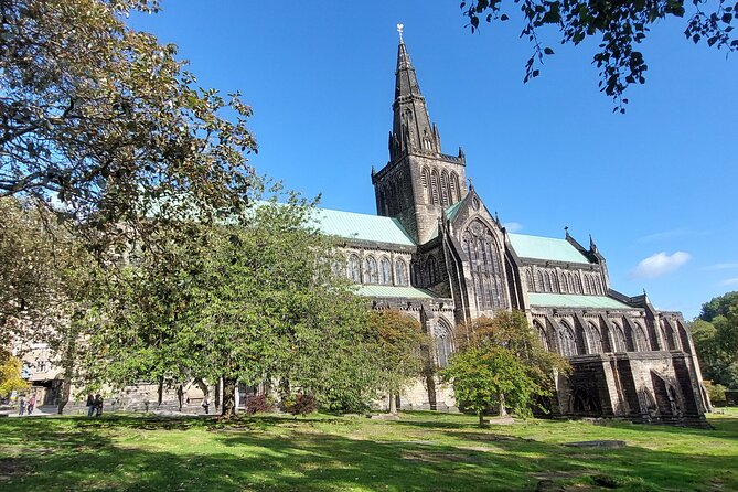 Privately Guided Day Tour of Glasgow in Luxury Minivan - Kelvingrove Art Gallery and Museum: the museum stop that moves fast