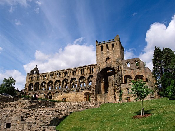 Rosslyn Chapel and Hadrian's Wall Small Group Tour from Edinburgh - Melrose Abbey and Lunch on Your Own: Where the Bruce Legend Lands