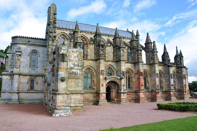 Rosslyn Chapel and Scottish Borders Small-Group Day Tour from Edinburgh - Melrose Abbey and Robert the Bruce’s heart: a must-see, with access that can change