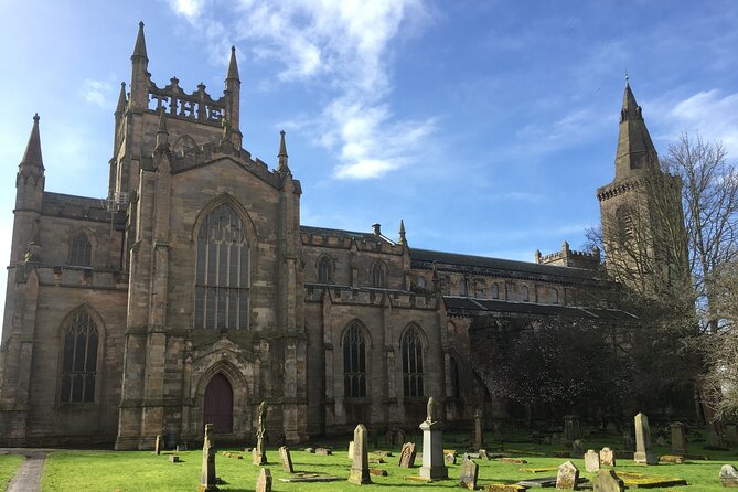 Rosslyn Chapel, Dunfermline Abbey and Stirling Castle Day Tour - Stirling Castle in real time: views, royal intrigue, and stairs