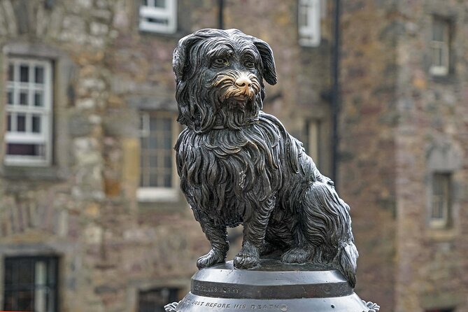 Royal Mile, Edinburgh Walking Tour with Audioguide - Stop by stop: Holyrood Abbey, Salisbury Crags, and Scottish Parliament
