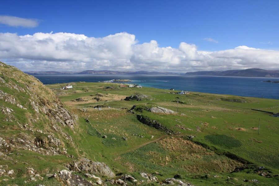 Scotland: West Highlands, Mull and Iona 4-Day Tour - Day 2 on Iona: abbey time, Celtic crosses, and sandy beach options