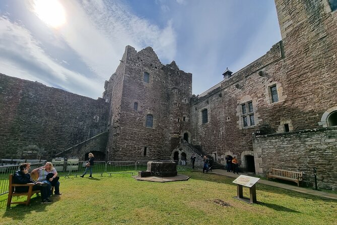 Scottish Castles & Whisky Tour - Why this private minivan day works from Edinburgh