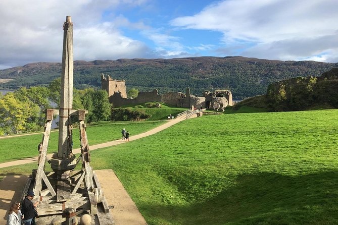 Scottish Highlands, Loch Ness and Glencoe Day Trip from Edinburgh - Stirling Castle Photo Stop: Royals, Wallace, and a Quick Time Capsule