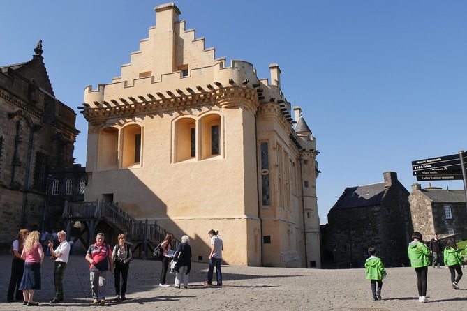 Scottish Whisky and Castles small group tours from Edinburgh - Guide, Commentary, and the Small-Group Reality