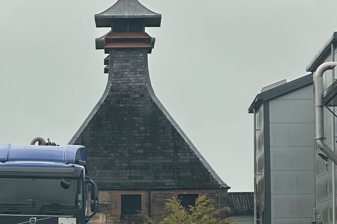 Scottish Whisky Distillery & Fairytale Dunrobin Castle - The lunch window in Dornoch, no surprises, no paid meal