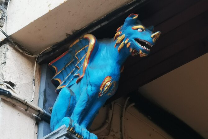 Small Group Walking Tour with Hidden Walks Author in Edinburgh - Witch Trials, Executions, and the Dark Corners of Reputation