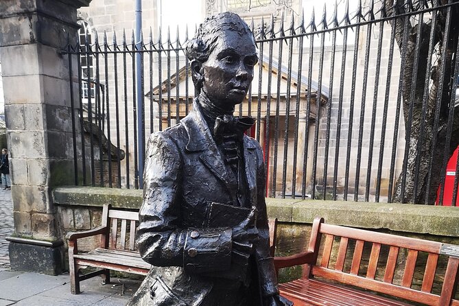 Small Group Walking Tour with Hidden Walks Author in Edinburgh - Price and Value: Why About $20.57 Can Make Sense