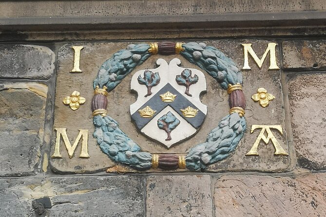 Small Group Walking Tour with Hidden Walks Author in Edinburgh - The Royal Mile Story Machine: Authors, Crimes, and Ideas