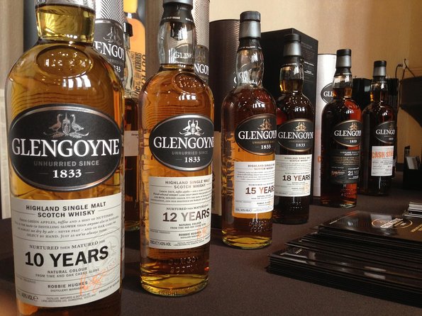 Stirling Castle and Whisky Very Small Group Tour from Edinburgh - Loch Lomond walk and the Highlands vs Lowlands moment