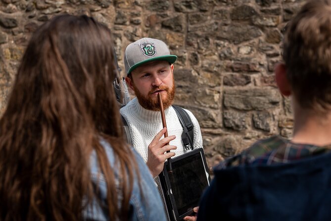 The Best Harry Potter Tour & Whisky Experience - Old Town Atmosphere: Greyfriars Kirkyard and the Tom Riddle Connection