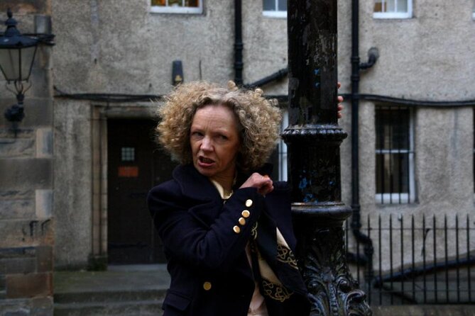 The Edinburgh Literary Pub Tour - Your night’s flow: Old Town start, New Town finish