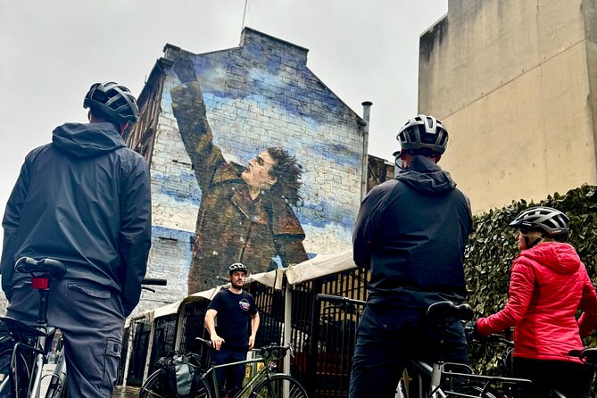 The Essential Bike and E Bike Tour of Glasgow Center and Beyond - Glasgow by bike in 3 hours, with e-bike ease