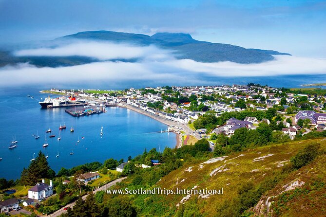 TOUR ALL THE FLAVORS OF SCOTLAND & SKYE! 5 days + 4 nights. - Day 3: Northern Highlands with dolphins, castles, and the suspension-bridge gorge