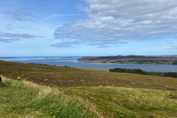 ULLAPOOL PORT Cruise Ship Tour, Ardvreck Castle, Rocks & More - Air-Conditioned Vehicle, Pickup, and the Pace of a Cruise Day