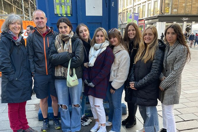 Walking Tour of Glasgow - Gallery of Modern Art: Conehead, statues, and how to read Glasgow’s clues