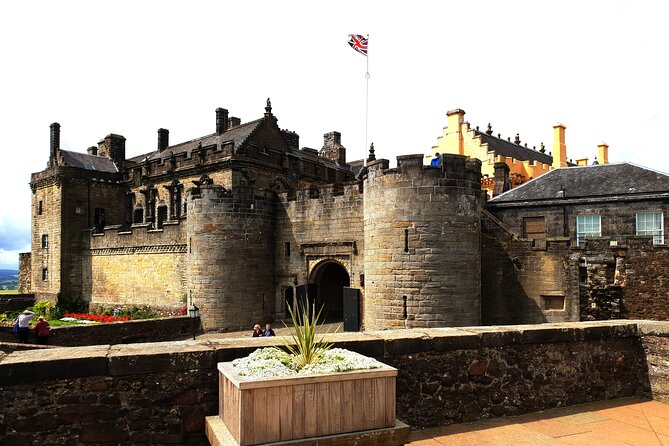 Wallace monument, Stirling Castle, Linlithgow Palace Private Tour - Stirling Castle: Big Views, Royal Rooms, and the Hilltop Feeling