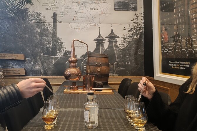 Whisky tasting experience - Jeffrey Street Whisky and Tobacco, right where Edinburgh whisky lives