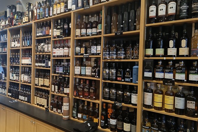 Whisky tasting experience - How the guide teaches you to taste Scotch, not just sip it